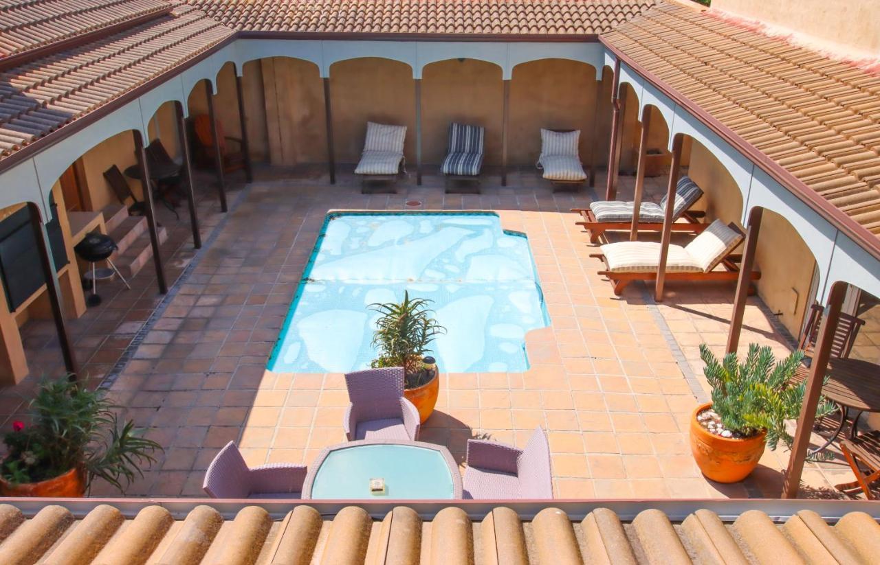 הרמנוס On The Cliff Guest House מראה חיצוני תמונה